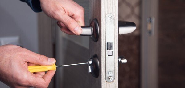 commercial locksmith